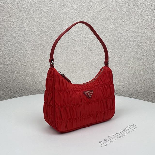 prada女包 普拉達2020專櫃最新款 1NE204 Prada nylon 皺褶Hobo手拎包 Prada復古風腋下包  pyd2305